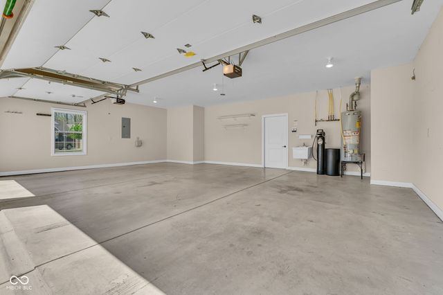 5666 Augusta Woods Drive, Plainfield, IN 46168