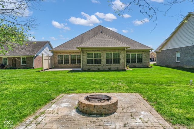 5666 Augusta Woods Drive, Plainfield, IN 46168
