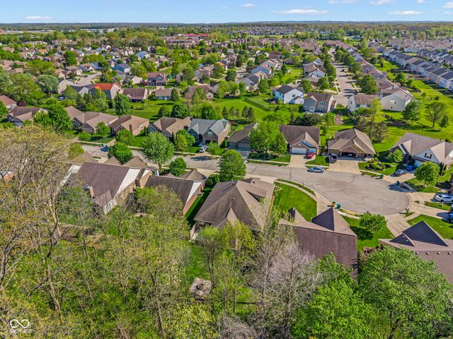 5666 Augusta Woods Drive, Plainfield, IN 46168