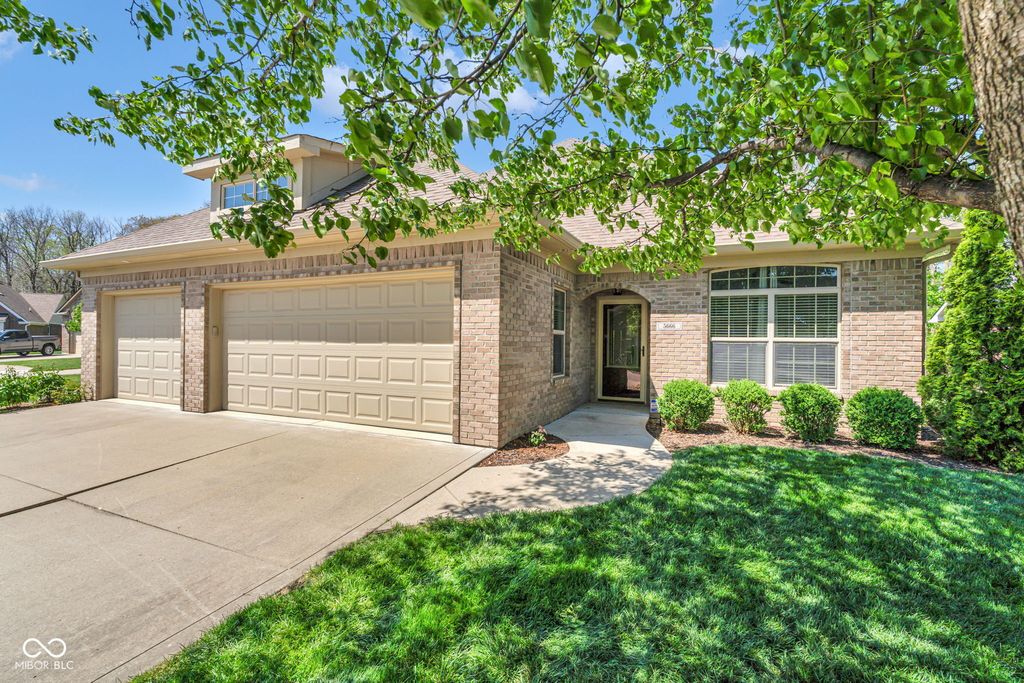 5666 Augusta Woods Drive, Plainfield, IN 46168