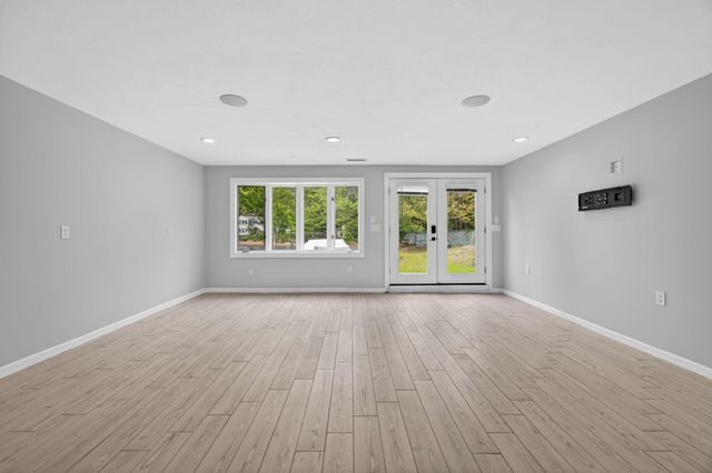 23 Cove Road, Salem, NH 03079