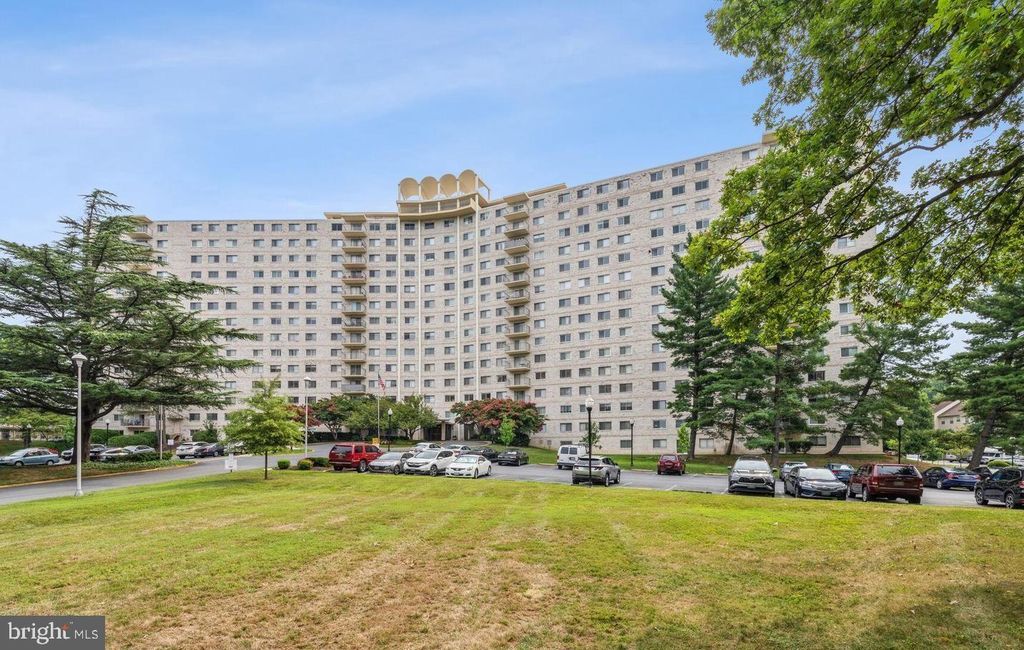 Image 1 of property listing at 1111 UNIVERSITY BLVD W #909-A, Silver Spring, MD 20902