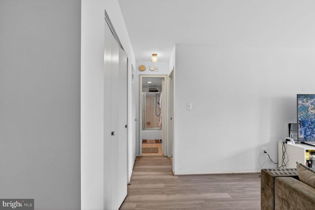 Image 12 of property listing at 1111 UNIVERSITY BLVD W #909-A, Silver Spring, MD 20902