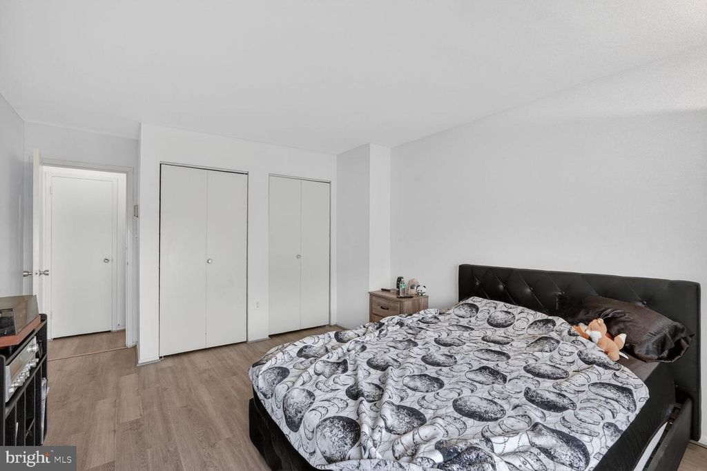 Image 15 of property listing at 1111 UNIVERSITY BLVD W #909-A, Silver Spring, MD 20902