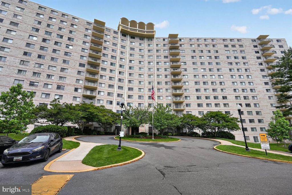 Image 18 of property listing at 1111 UNIVERSITY BLVD W #909-A, Silver Spring, MD 20902