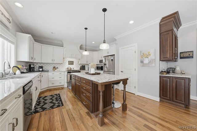 5115 Willowbrook Drive West, Clarence, NY 14031