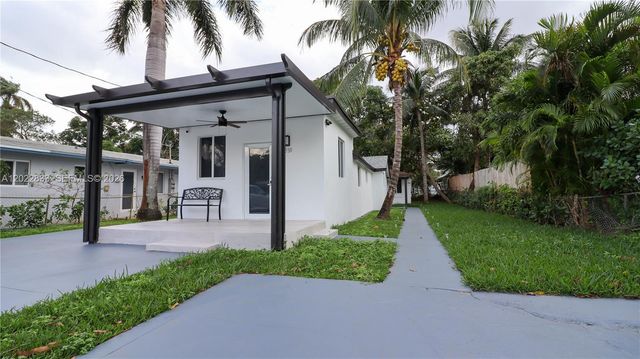 330 NW 82nd Ter, Miami, FL 33150
