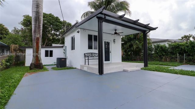 330 NW 82nd Ter, Miami, FL 33150
