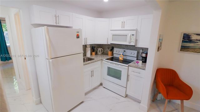 330 NW 82nd Ter, Miami, FL 33150
