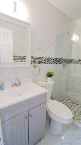 330 NW 82nd Ter, Miami, FL 33150