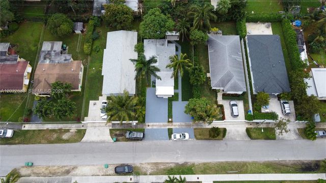 330 NW 82nd Ter, Miami, FL 33150