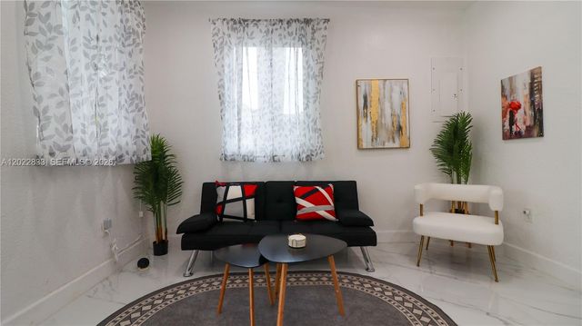 330 NW 82nd Ter, Miami, FL 33150