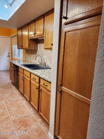 2009 W Misty Hollow Lane, Tucson, AZ 85704