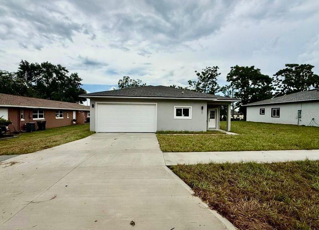 820 E DESOTO STREET, Clermont, FL 34711
