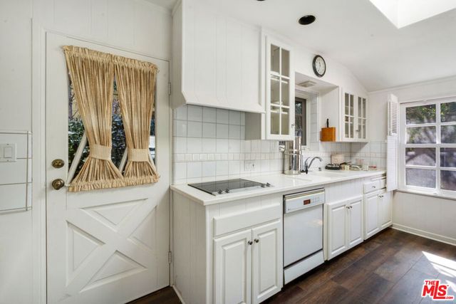 376 N Bonhill Road, Los Angeles, CA 90049