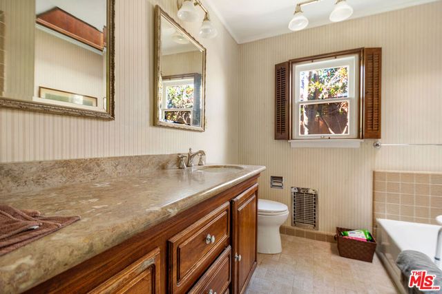 376 N Bonhill Road, Los Angeles, CA 90049
