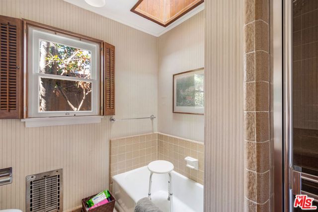 376 N Bonhill Road, Los Angeles, CA 90049