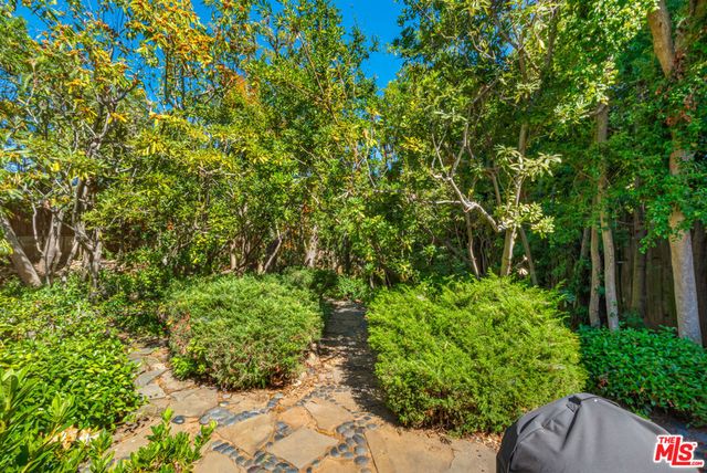 376 N Bonhill Road, Los Angeles, CA 90049