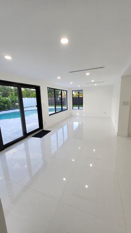 1275 NE 200th Terrace, Miami, FL 33179