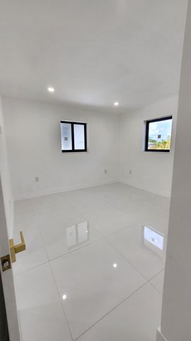 1275 NE 200th Terrace, Miami, FL 33179