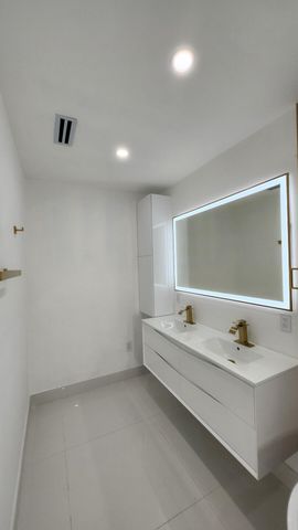 1275 NE 200th Terrace, Miami, FL 33179