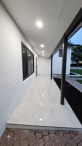 1275 NE 200th Terrace, Miami, FL 33179