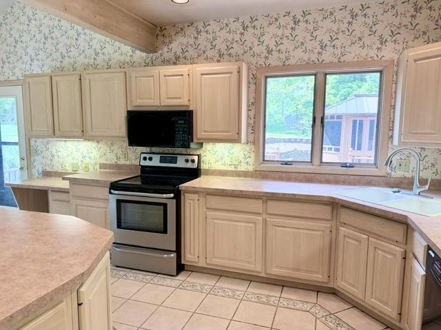 1903 Kibby Road, Jackson City, MI 49203