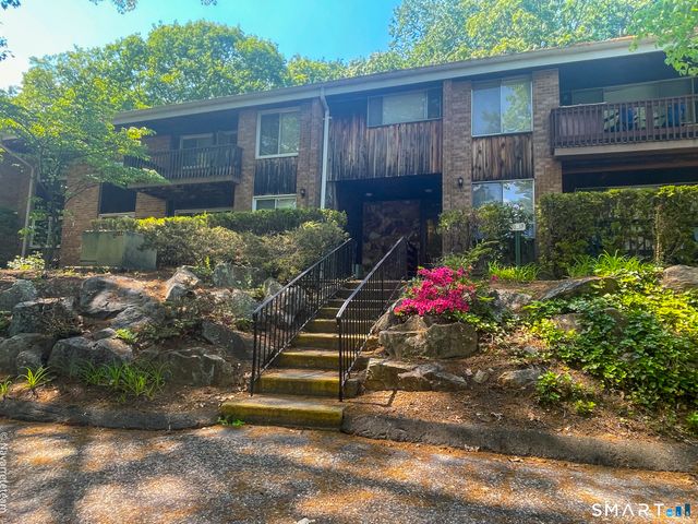 200 Woodmont Avenue 127, Bridgeport, CT 06606