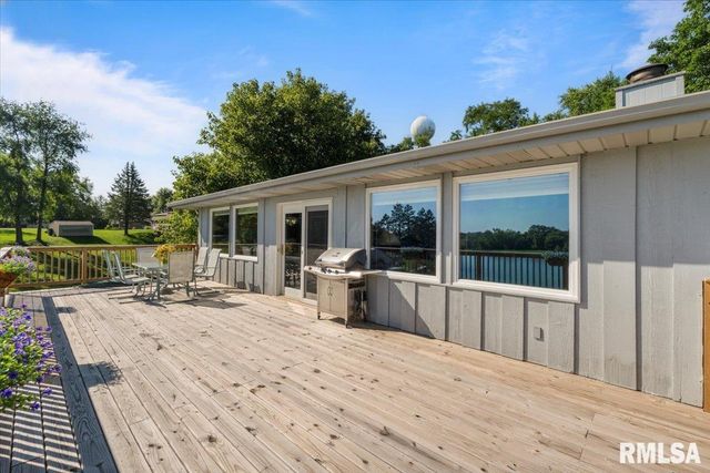 516 CRESTVIEW Drive, Sherrard, IL 61281