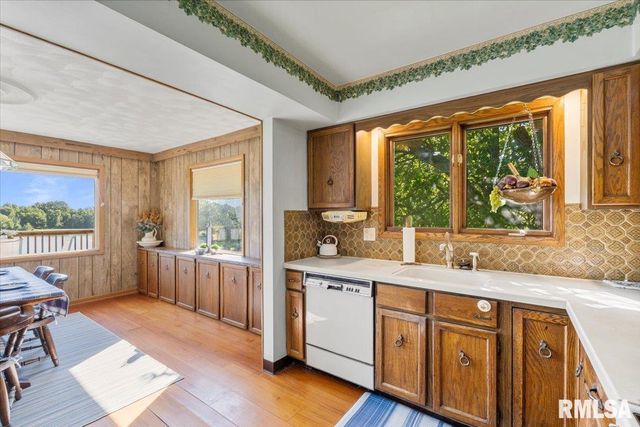 516 CRESTVIEW Drive, Sherrard, IL 61281