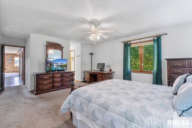 516 CRESTVIEW Drive, Sherrard, IL 61281