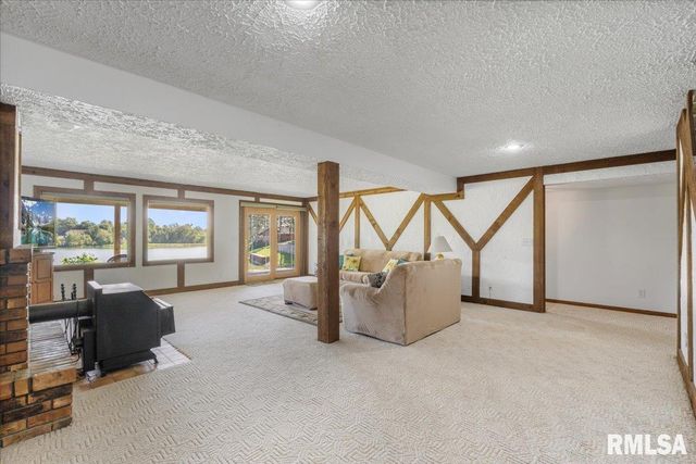 516 CRESTVIEW Drive, Sherrard, IL 61281