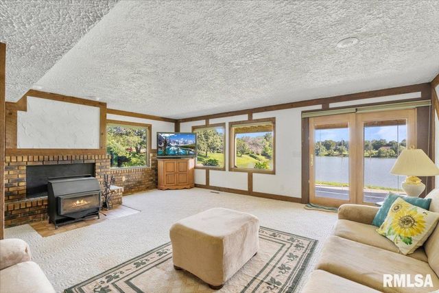 516 CRESTVIEW Drive, Sherrard, IL 61281