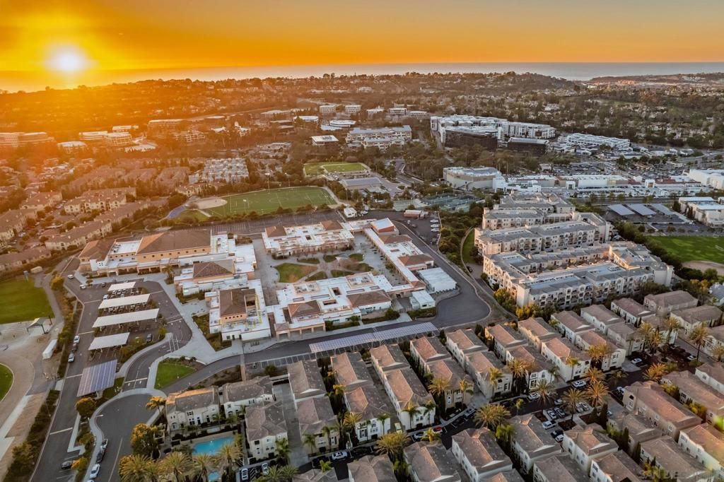 Image 43 of property listing at 3710 Mykonos Ln 172, San Diego, CA 92130