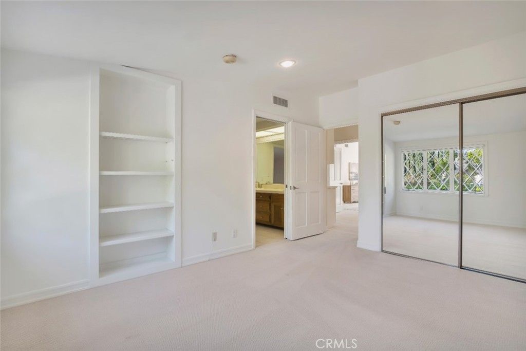 Image 35 of property listing at 4200 Gayle Drive, Tarzana, CA 91356