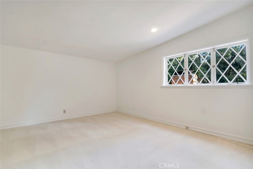 Image 38 of property listing at 4200 Gayle Drive, Tarzana, CA 91356