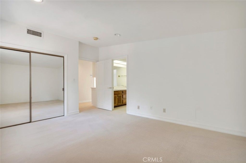 Image 39 of property listing at 4200 Gayle Drive, Tarzana, CA 91356