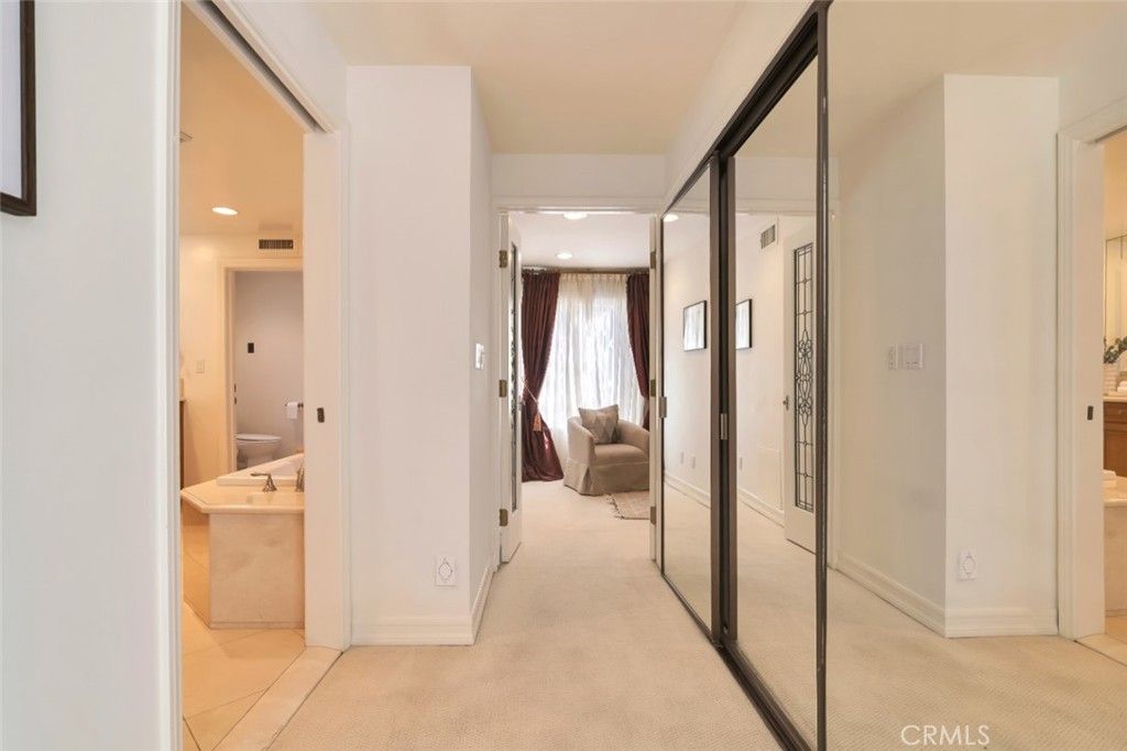 Image 44 of property listing at 4200 Gayle Drive, Tarzana, CA 91356