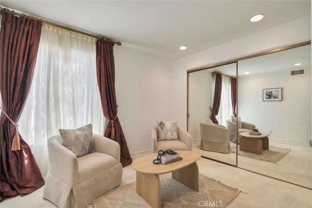 Image 45 of property listing at 4200 Gayle Drive, Tarzana, CA 91356
