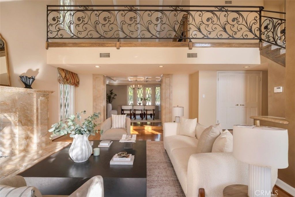 Image 5 of property listing at 4200 Gayle Drive, Tarzana, CA 91356