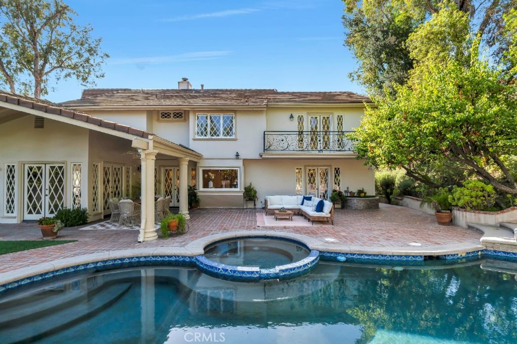 Image 53 of property listing at 4200 Gayle Drive, Tarzana, CA 91356
