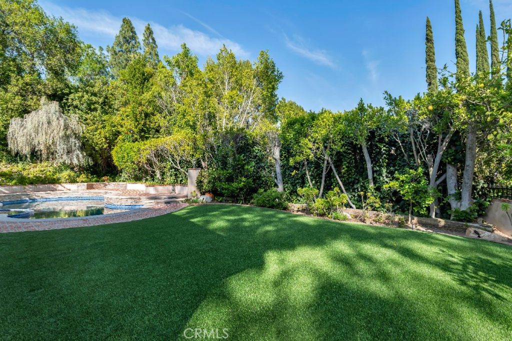 Image 55 of property listing at 4200 Gayle Drive, Tarzana, CA 91356