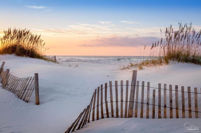 1 Calle Traviesa, Pensacola Beach, FL 32561