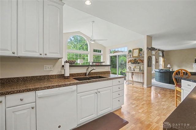 1050 Star Valley Court, Centerville, OH 45458