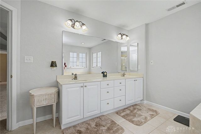 1050 Star Valley Court, Centerville, OH 45458