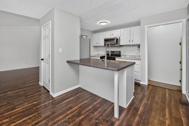 1207 Holly Drive, Norwalk, IA 50211