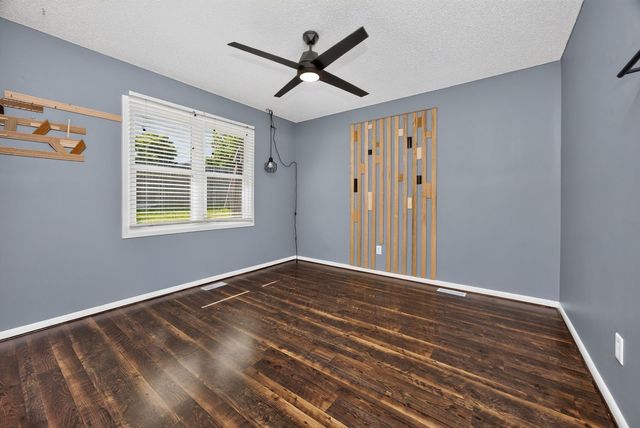 1207 Holly Drive, Norwalk, IA 50211