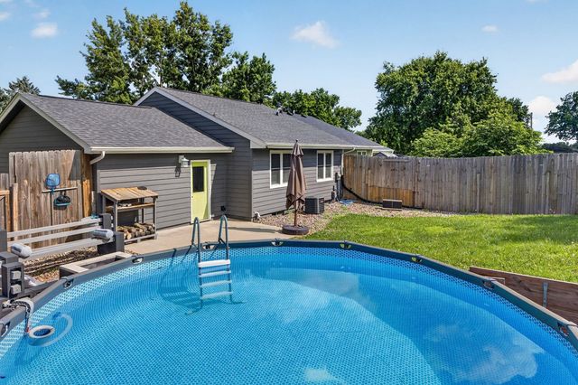 1207 Holly Drive, Norwalk, IA 50211