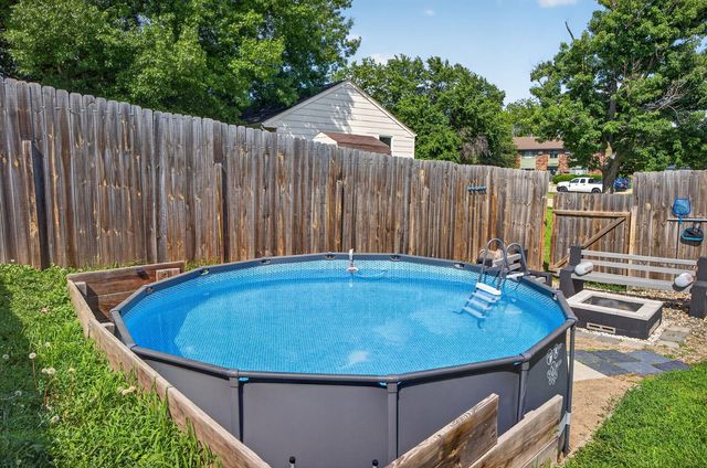 1207 Holly Drive, Norwalk, IA 50211