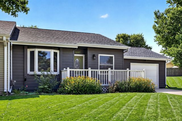 1207 Holly Drive, Norwalk, IA 50211